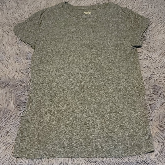 Mossimo plain T - Picture 1 of 1